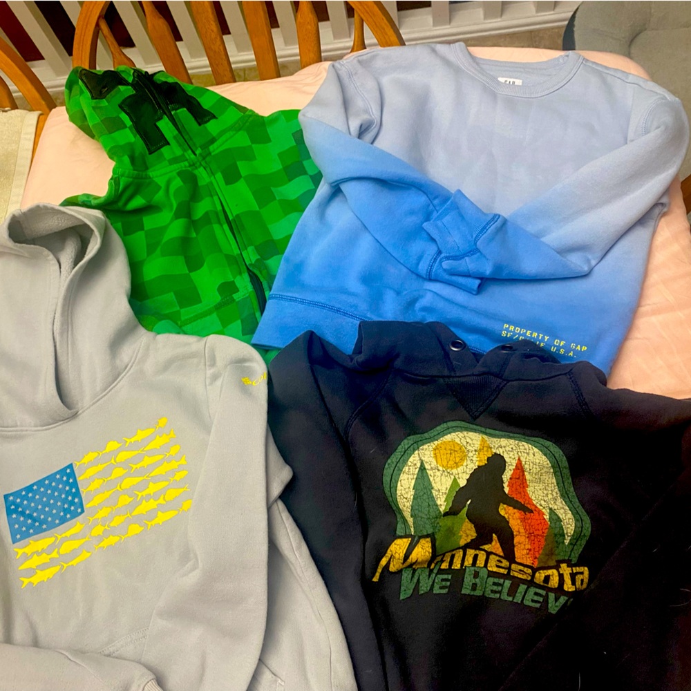 Boys bundle of size small 6/7 sweatshirts. Used good condition.